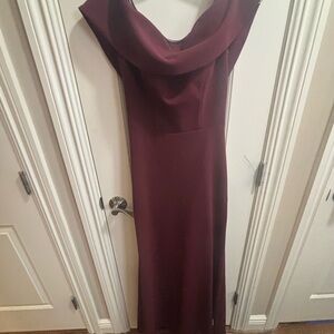 Betsy & Adam Maroon Floor Length Off the Shoulder Dress Formal Prom Size 4 Women